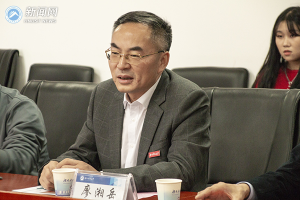 db20976424994a5eae7ca2a02597ffb8.jpg 韦思国 19).jpg